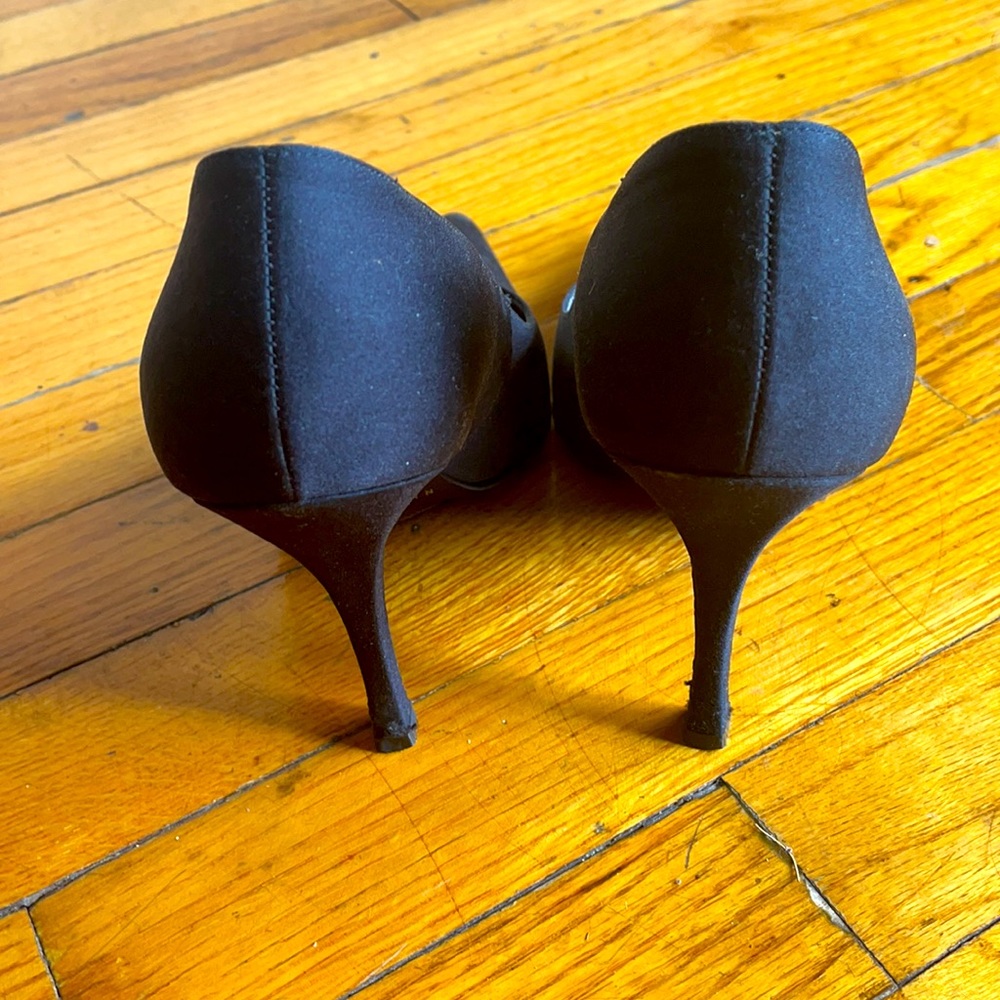 Shoes - Picture 3 of 4